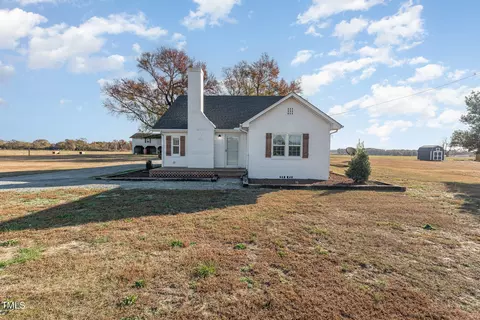 3040 Basstown Rd, Clinton, NC 28328 photo 2