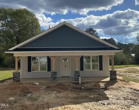 308 E Roseboro St, Roseboro, NC 28382