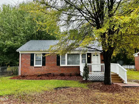 708 Barton Ave, Kinston, NC 28501