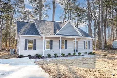 929 Micro Rd W, Selma, NC 27576 photo 2