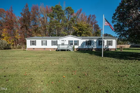 134 Larry Ln, Dunn, NC 28334