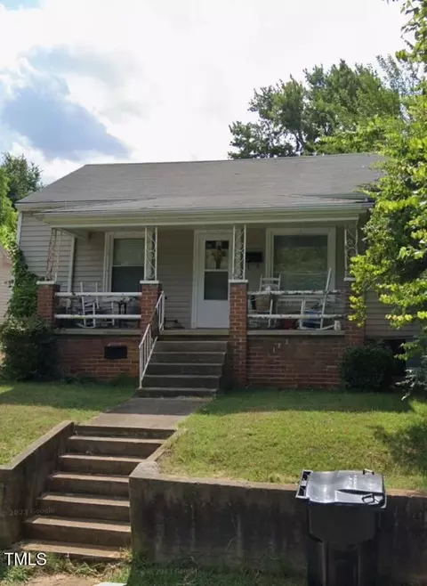 1045 Queen Ann St, Burlington, NC 27217