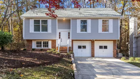 105 Reton Ct, Cary, NC 27513