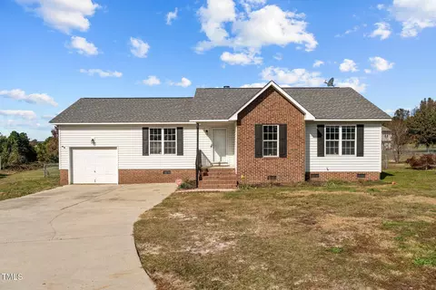 89 Sandy Bluff Ct, Sanford, NC 27332