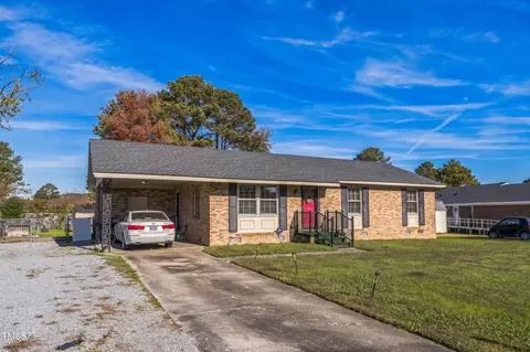 1902 Claremont Cir E, Wilson, NC 27893