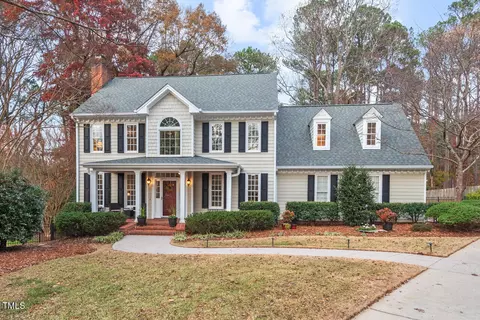 8012 Llewellyn Ct, Raleigh, NC 27613