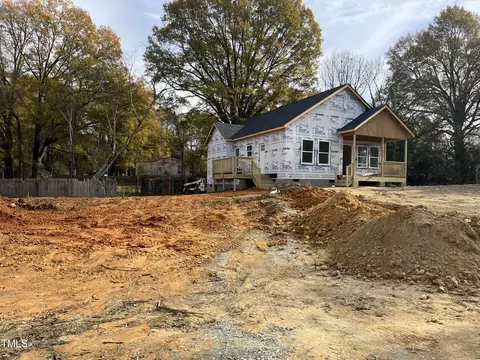 715 Ross St, Burlington, NC 27217