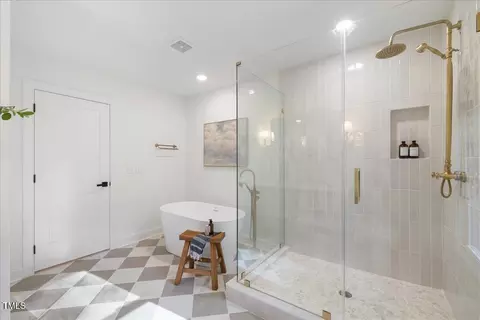 Bath - 2703 Augusta Dr, Durham, NC 27707 photo 5 of 8