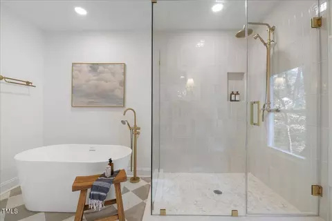 Bath - 2703 Augusta Dr, Durham, NC 27707 photo 6 of 8