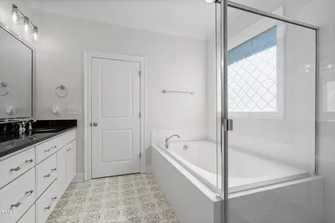 Bath - 407 Eagle Ct, Henderson, NC 27536 photo 3 of 4