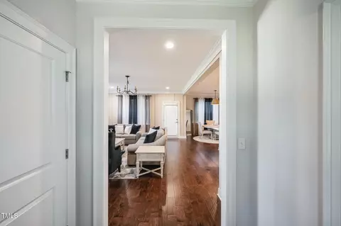 Entry Way - 407 Eagle Ct, Henderson, NC 27536 photo 2 of 4