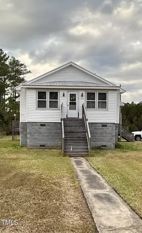 1935 Lowland Rd, Hobucken, NC 28537