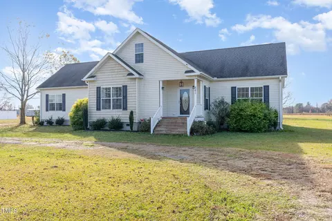 841 Crows Foot Rd, Mount Olive, NC 28365 photo 2
