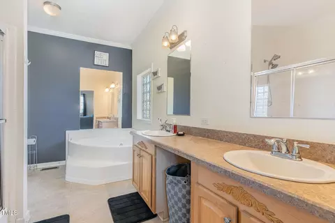 841 Crows Foot Rd, Mount Olive, NC 28365 photo 16