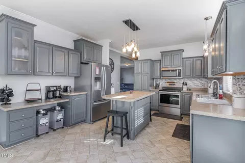 841 Crows Foot Rd, Mount Olive, NC 28365 photo 8