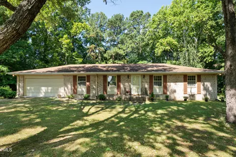 101 Jeffress Dr, Henderson, NC 27537