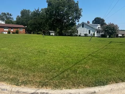 48 49 Peace St, Oxford, NC 27565