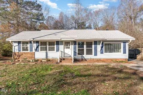 3015 E Brinkley Dr, Spring Lake, NC 28390