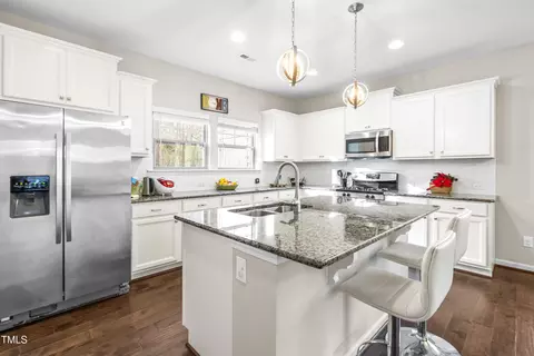 1004 Metropolitan Dr, Durham, NC 27713 photo 8