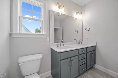 Bath - 2625 Silver Gate Ct, Wake Forest, NC 27587 photo 3 of 4