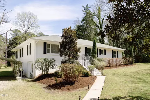 42 Oakwood Dr, Chapel Hill, NC 27517