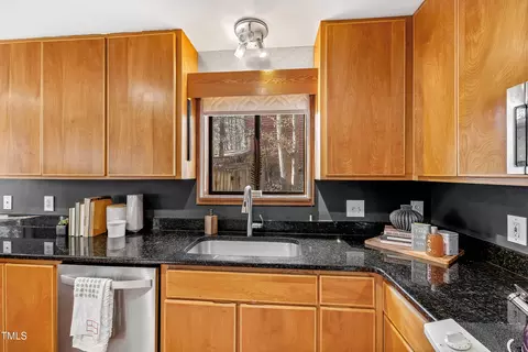Kitchen - 1503 Valley Run, Durham, NC 27707 photo 3 of 4