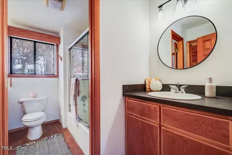 Bath - 1503 Valley Run, Durham, NC 27707 photo 5 of 8