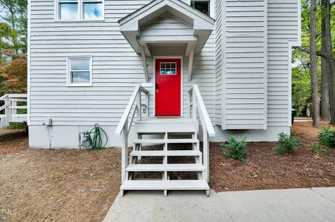 810 Flintwood Ct, Raleigh, NC 27609