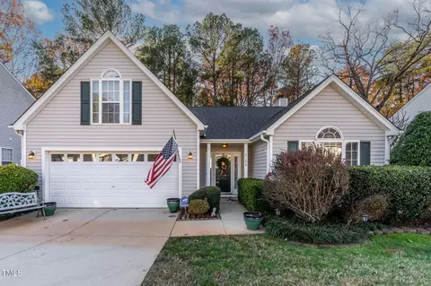 9108 Erinsbrook Dr, Raleigh, NC 27617