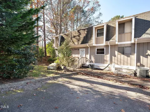 7124 Longstreet Dr #B, Raleigh, NC 27615
