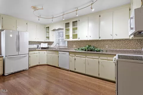 535 E Cornwall Rd, Cary, NC 27511 photo 12