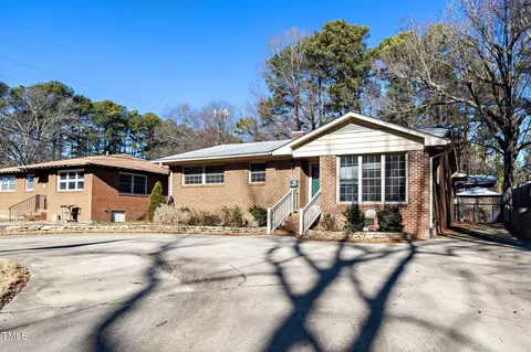 908 Ruby St, Durham, NC 27704 photo 2
