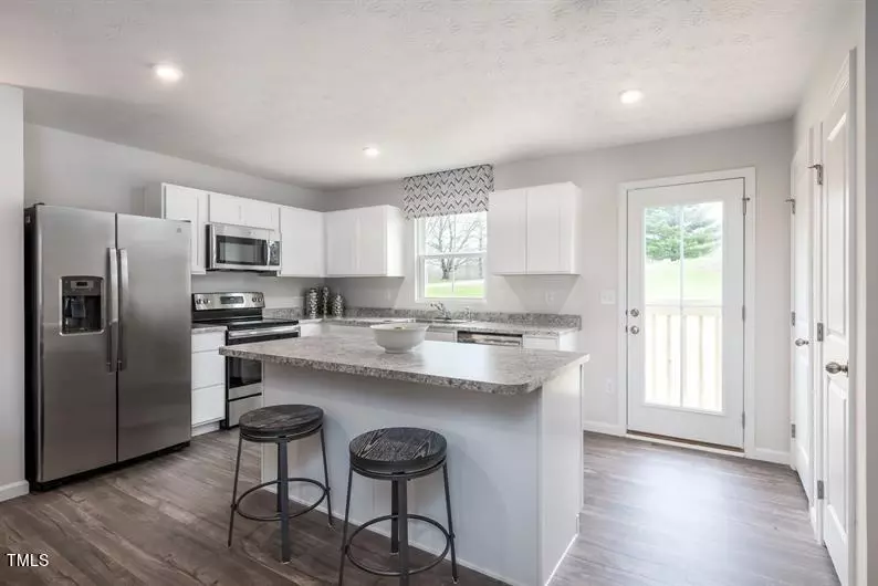 Kitchen - 481 Autumn Moon Dr, Zebulon, NC 27597 photo 2 of 2