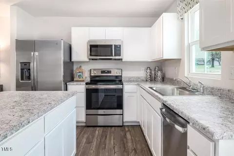 Kitchen - 481 Autumn Moon Dr, Zebulon, NC 27597 photo 1 of 2