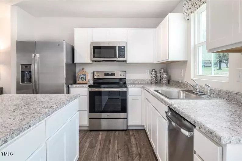 Kitchen - 481 Autumn Moon Dr, Zebulon, NC 27597 photo 1 of 2