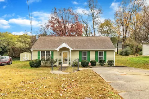 612 Bladestone Ct, Apex, NC 27502