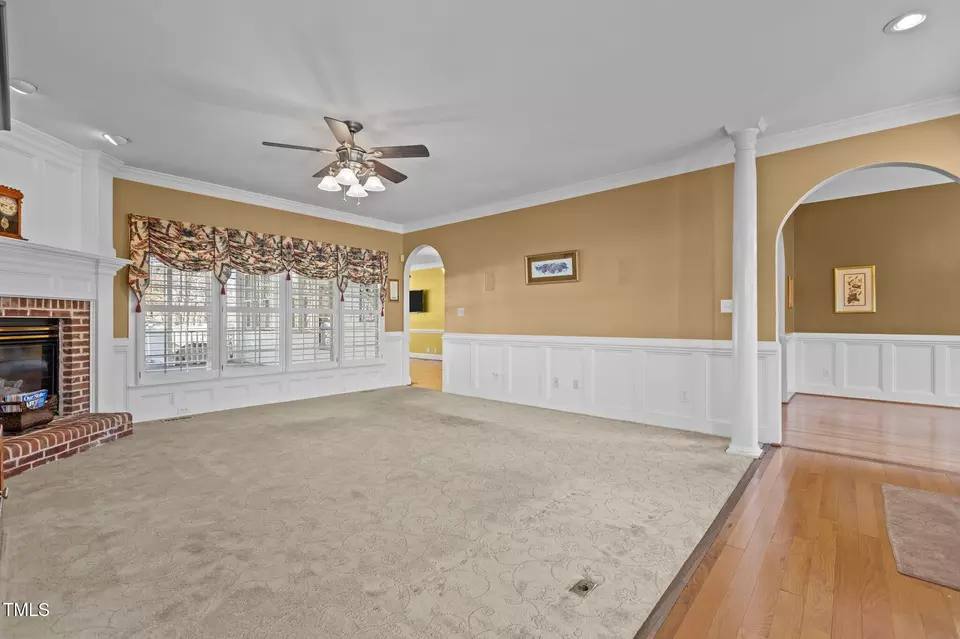 Living - 319 Fox Hollow Dr, Clayton, NC 27527 photo 3 of 4
