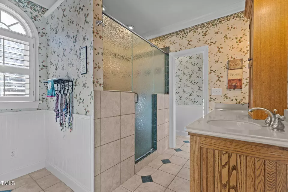 Bath - 319 Fox Hollow Dr, Clayton, NC 27527 photo 3 of 6