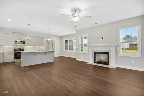 140 Cedarbrook Dr, Benson, NC 27504 photo 8