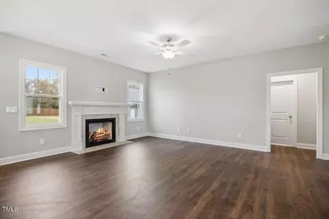 140 Cedarbrook Dr, Benson, NC 27504 photo 9