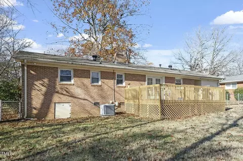 400 Crestview Dr, Durham, NC 27712 photo 23