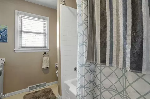 400 Crestview Dr, Durham, NC 27712 photo 17