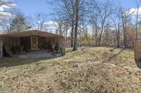 400 Crestview Dr, Durham, NC 27712 photo 3