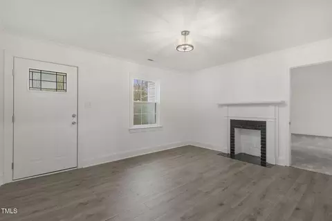 Living - 507 E Davis St, Smithfield, NC 27577 photo 1 of 2