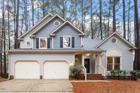 8 Bayridge Ct, Durham, NC 27713