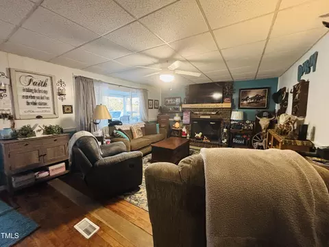 305 W K St, Erwin, NC 28339 photo 5