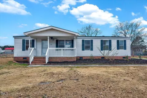 4224 Fulton St, Fayetteville, NC 28312