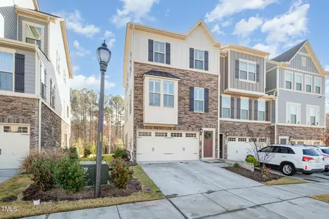806 Channing Park Cir, Cary, NC 27519