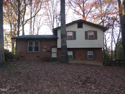 821 Dobson Dr, Charlotte, NC 28213