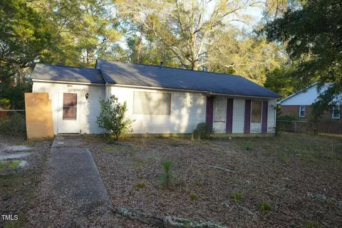1122 S Pine St, Laurinburg, NC 28352